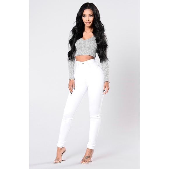 Fashion Nova Pants - 🎉$10 SALE! NWOT Fashion Nova White Jeans